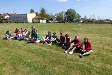 Podstawówki w Ostrówku i Osjakowie najlepsze w lekkoatletycznych wielobojach