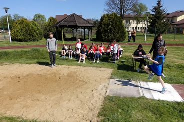 Podstawówki w Ostrówku i Osjakowie najlepsze w lekkoatletycznych wielobojach