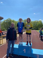 Podstawówki w Ostrówku i Osjakowie najlepsze w lekkoatletycznych wielobojach