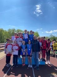 Podstawówki w Ostrówku i Osjakowie najlepsze w lekkoatletycznych wielobojach