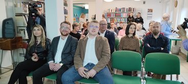Wystawa w bibliotece powiatowej zakończyła projekt „Biblioteka nie wyklucza”
