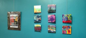 Wystawa w bibliotece powiatowej zakończyła projekt „Biblioteka nie wyklucza”