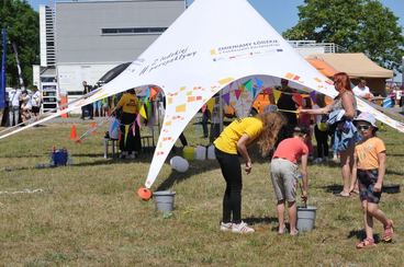 Piknik Województwa Łódzkiego Rozpoczęcie Lata – Letnia Scena Disco w Ostrwie Warckim za nami – mnóstwo atrakcji i sportowych emocji