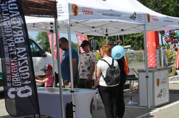 Piknik Województwa Łódzkiego Rozpoczęcie Lata – Letnia Scena Disco w Ostrwie Warckim za nami – mnóstwo atrakcji i sportowych emocji