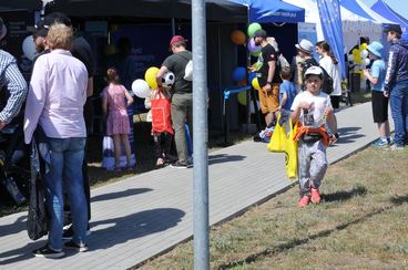 Piknik Województwa Łódzkiego Rozpoczęcie Lata – Letnia Scena Disco w Ostrwie Warckim za nami – mnóstwo atrakcji i sportowych emocji