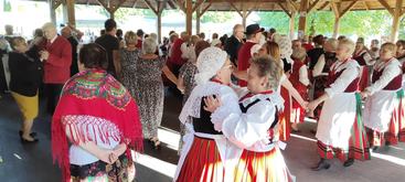 Powiatowy Przegląd Folkloru Ziemi Wieluńskiej im. Marka Dery w Osjakowie za nami