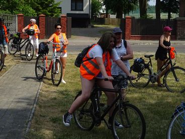 Rajd rowerowy na rozpoczęcie lata w Osjakowie. Uczestniczyło w nim 60 osób w różnym wieku