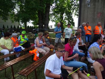 Rajd rowerowy na rozpoczęcie lata w Osjakowie. Uczestniczyło w nim 60 osób w różnym wieku