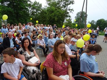 Specjalny Ośrodek Szkolno Wychowawczy w Działoszynie od wczoraj nosi dumne imię Kawalerów Orderu Uśmiechu