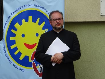 Specjalny Ośrodek Szkolno Wychowawczy w Działoszynie od wczoraj nosi dumne imię Kawalerów Orderu Uśmiechu