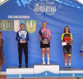 Kolarze MLKS-u na podium PP. Ten wyścig należał do Kusiów