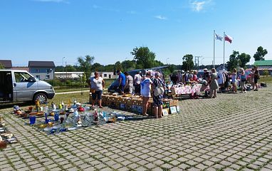 Stare rzeczy mają duszę. Giełda staroci w Strojcu