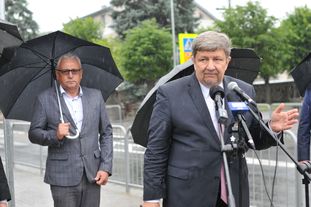 Fragment drogi wojewódzkiej w Działoszynie już po przebudowie. Marszałek Schreiber spotkał się dziś też sołtysami
