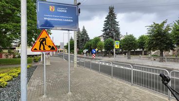 Fragment drogi wojewódzkiej w Działoszynie już po przebudowie. Marszałek Schreiber spotkał się dziś też sołtysami