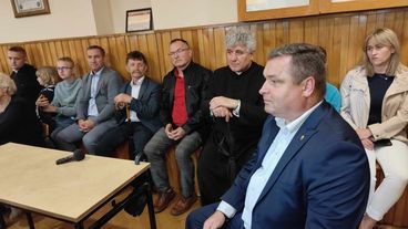 Fragment drogi wojewódzkiej w Działoszynie już po przebudowie. Marszałek Schreiber spotkał się dziś też sołtysami