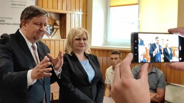 Fragment drogi wojewódzkiej w Działoszynie już po przebudowie. Marszałek Schreiber spotkał się dziś też sołtysami