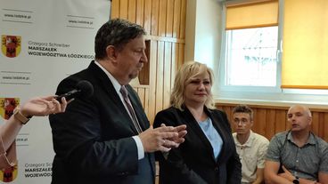 Fragment drogi wojewódzkiej w Działoszynie już po przebudowie. Marszałek Schreiber spotkał się dziś też sołtysami