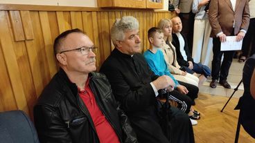 Fragment drogi wojewódzkiej w Działoszynie już po przebudowie. Marszałek Schreiber spotkał się dziś też sołtysami