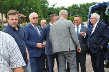 ŚDS w Ostrówku ma nowy samochód