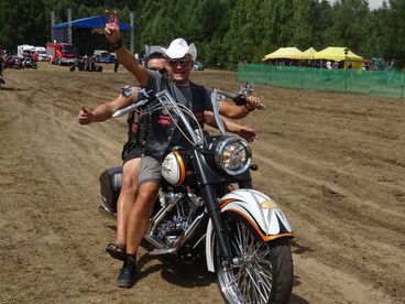 XXI Zlot Motocyklowy w Konopnicy w międzynarodowych barwach