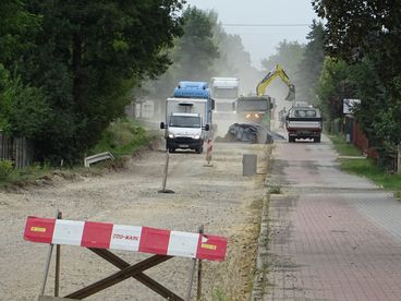 Powiat wieluński: Uwaga kierowcy! Utrudnienia na drodze powiatowej między Osjakowem a Gabrielowem