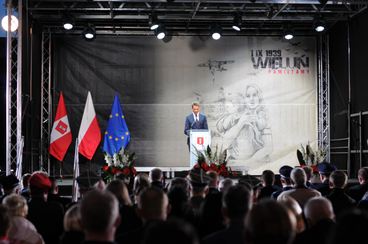 Wieluń uczcił ofiary wybuchu II wojny światowej. W porannych uroczystościach wziął udział Premier Mateusz Morawiecki