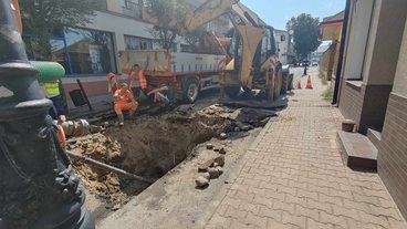 Zapadł się fragment ulicy Różanej w Wieluniu. Ruch został tam wstrzymany