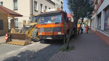 Zapadł się fragment ulicy Różanej w Wieluniu. Ruch został tam wstrzymany