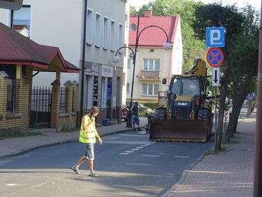 Zapadł się fragment ulicy Różanej w Wieluniu. Ruch został tam wstrzymany