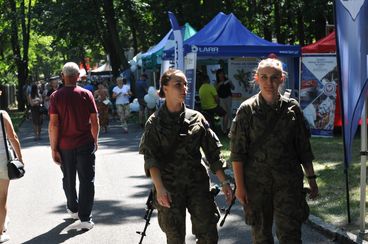 Patriotycznie i sportowo – tak mieszkańcy regionu bawili się na zorganizowanym w Sieradzu Pikniku Województwa Łódzkiego