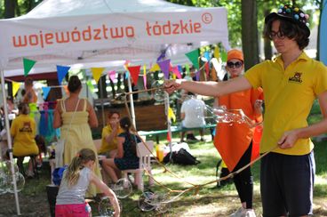 Patriotycznie i sportowo – tak mieszkańcy regionu bawili się na zorganizowanym w Sieradzu Pikniku Województwa Łódzkiego