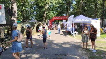 Patriotycznie i sportowo – tak mieszkańcy regionu bawili się na zorganizowanym w Sieradzu Pikniku Województwa Łódzkiego