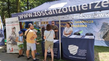 Patriotycznie i sportowo – tak mieszkańcy regionu bawili się na zorganizowanym w Sieradzu Pikniku Województwa Łódzkiego