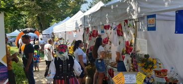 Dożynki wojewódzkie w Paradyżu przyciągnęły tłumy odwiedzających. Były m.in. stoiska KGW, koncerty i wybór najpiękniejszego wieńca