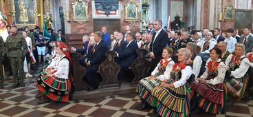 Dożynki wojewódzkie w Paradyżu przyciągnęły tłumy odwiedzających. Były m.in. stoiska KGW, koncerty i wybór najpiękniejszego wieńca