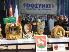 Dożynki wojewódzkie w Paradyżu przyciągnęły tłumy odwiedzających. Były m.in. stoiska KGW, koncerty i wybór najpiękniejszego wieńca