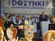 Dożynki wojewódzkie w Paradyżu przyciągnęły tłumy odwiedzających. Były m.in. stoiska KGW, koncerty i wybór najpiękniejszego wieńca