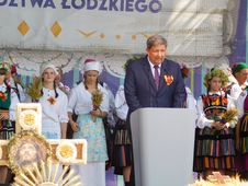 Dożynki wojewódzkie w Paradyżu przyciągnęły tłumy odwiedzających. Były m.in. stoiska KGW, koncerty i wybór najpiękniejszego wieńca