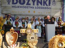 Dożynki wojewódzkie w Paradyżu przyciągnęły tłumy odwiedzających. Były m.in. stoiska KGW, koncerty i wybór najpiękniejszego wieńca