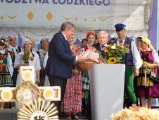 Dożynki wojewódzkie w Paradyżu przyciągnęły tłumy odwiedzających. Były m.in. stoiska KGW, koncerty i wybór najpiękniejszego wieńca
