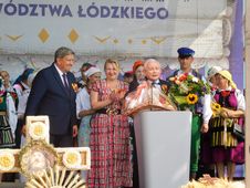Dożynki wojewódzkie w Paradyżu przyciągnęły tłumy odwiedzających. Były m.in. stoiska KGW, koncerty i wybór najpiękniejszego wieńca