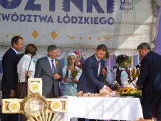 Dożynki wojewódzkie w Paradyżu przyciągnęły tłumy odwiedzających. Były m.in. stoiska KGW, koncerty i wybór najpiękniejszego wieńca