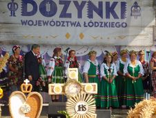Dożynki wojewódzkie w Paradyżu przyciągnęły tłumy odwiedzających. Były m.in. stoiska KGW, koncerty i wybór najpiękniejszego wieńca