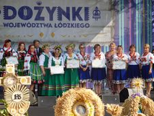 Dożynki wojewódzkie w Paradyżu przyciągnęły tłumy odwiedzających. Były m.in. stoiska KGW, koncerty i wybór najpiękniejszego wieńca