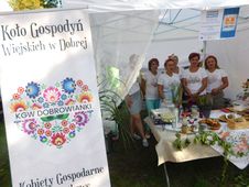 Dożynki wojewódzkie w Paradyżu przyciągnęły tłumy odwiedzających. Były m.in. stoiska KGW, koncerty i wybór najpiękniejszego wieńca