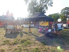 Dożynki wojewódzkie w Paradyżu przyciągnęły tłumy odwiedzających. Były m.in. stoiska KGW, koncerty i wybór najpiękniejszego wieńca