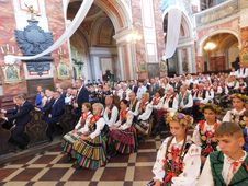 Dożynki wojewódzkie w Paradyżu przyciągnęły tłumy odwiedzających. Były m.in. stoiska KGW, koncerty i wybór najpiękniejszego wieńca
