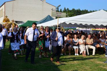 Tłumy na dożynkach gminy Wierzchlas w Jajczakach