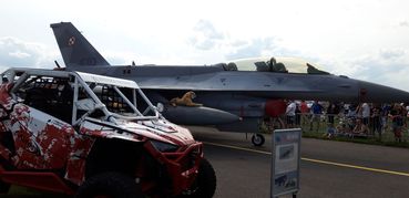 Setki tysięcy ludzi na Międzynarodowych Pokazach Lotniczych Air Show w Radomiu