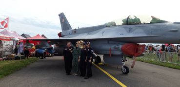 Setki tysięcy ludzi na Międzynarodowych Pokazach Lotniczych Air Show w Radomiu